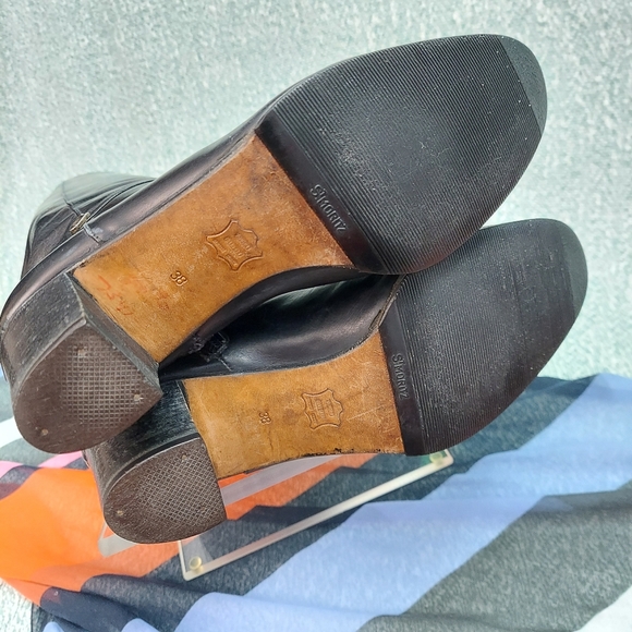 St. Moritz Chic Black Leather Knee-High Boots - Picture 7 of 12